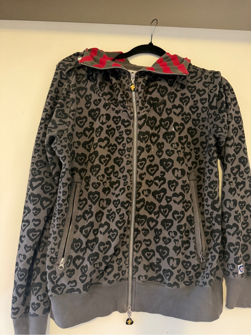 Hold till 7/10 Harajuku Lovers Gray Heart-Print Zip Hoodie